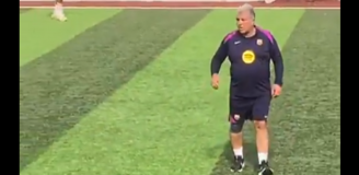 Joan Laporta bada teren jak Leo Messi podczas sparingu xD [VIDEO]